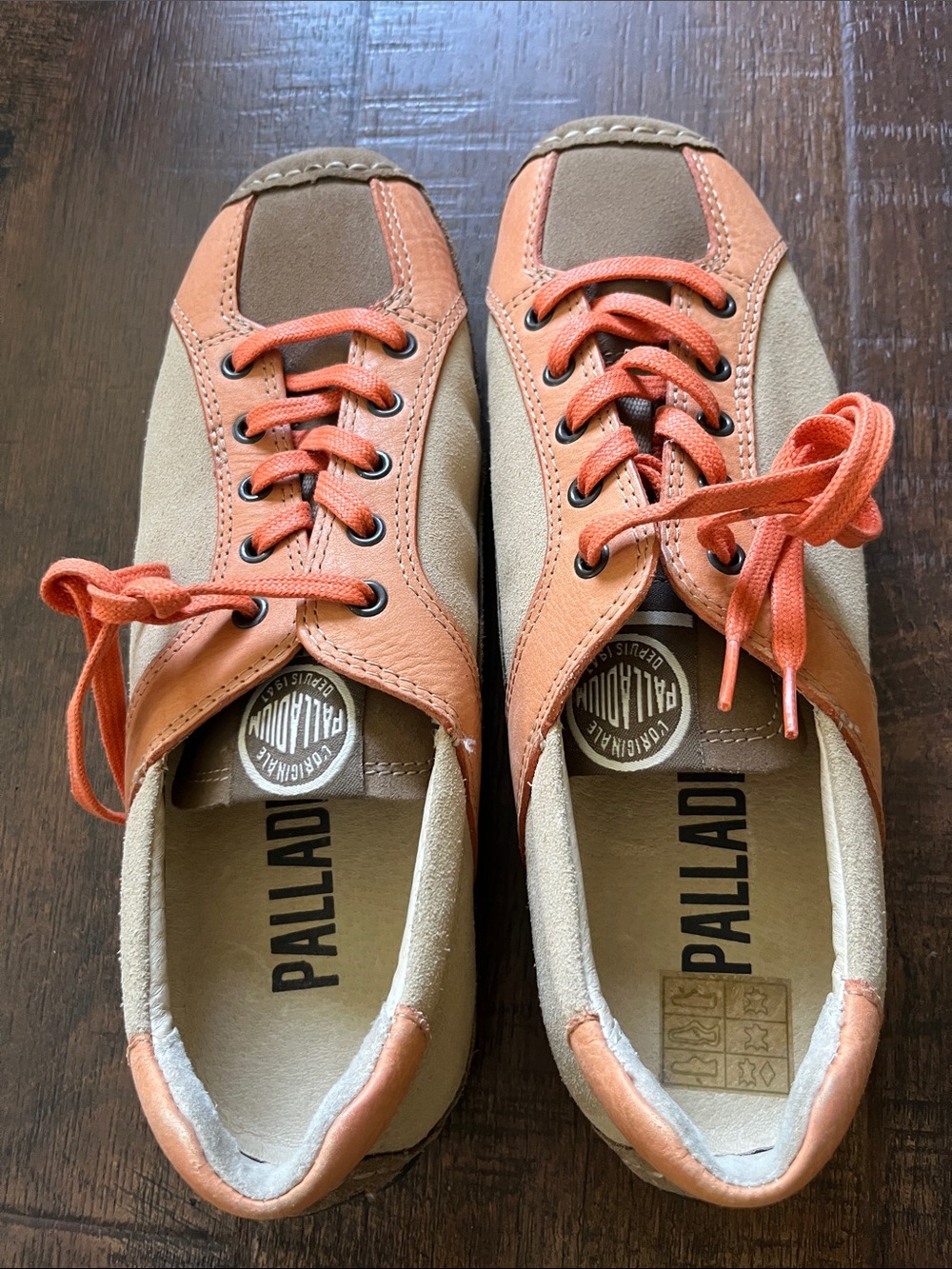 Palladium men shoes Low-Top Lace-Up Sneakers in Coral and Tan